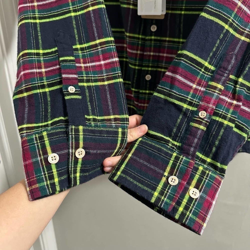 🔥FLASH SALE🔥
No Nationality Plaid button down shirt - Picture 5 of 8
